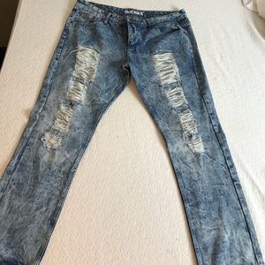 men ripped jeans